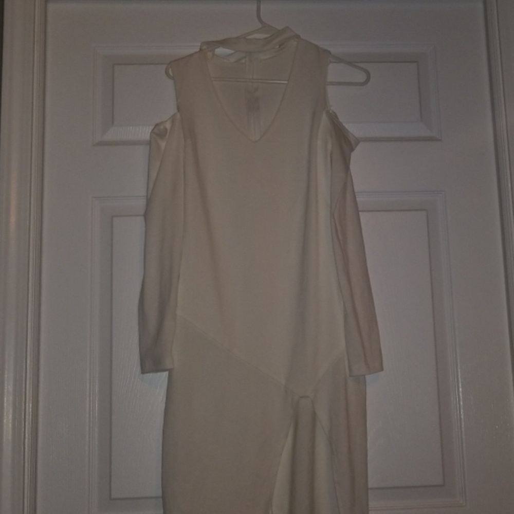 Stylish white dress 🔥